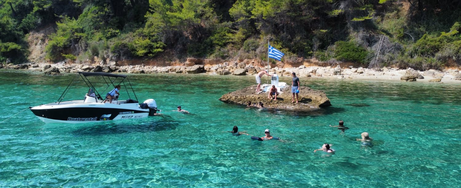 Beach hopping boat tour in Kassandra