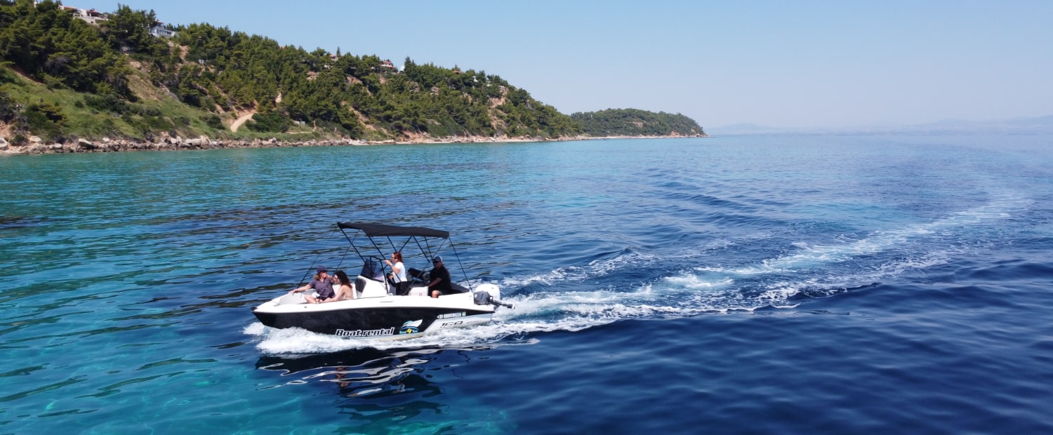Compass 165cc rental boat for up to 7 people